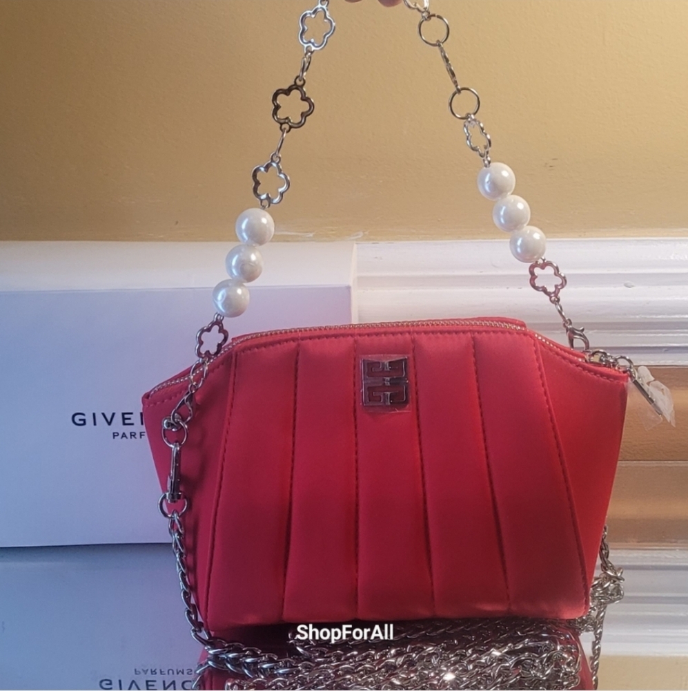 Givenchy bag converted into to shoulder bag or cross body - Picture 9 of 9